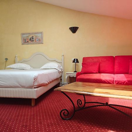 Hotel L'Arena Fréjus Esterno foto