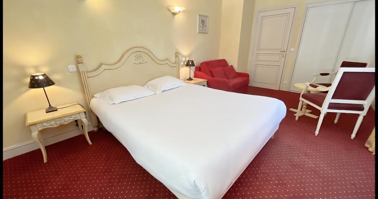 Hotel L'Arena Fréjus Esterno foto