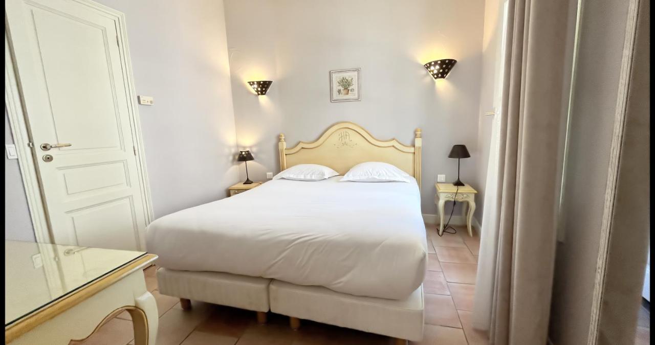Hotel L'Arena Fréjus Esterno foto