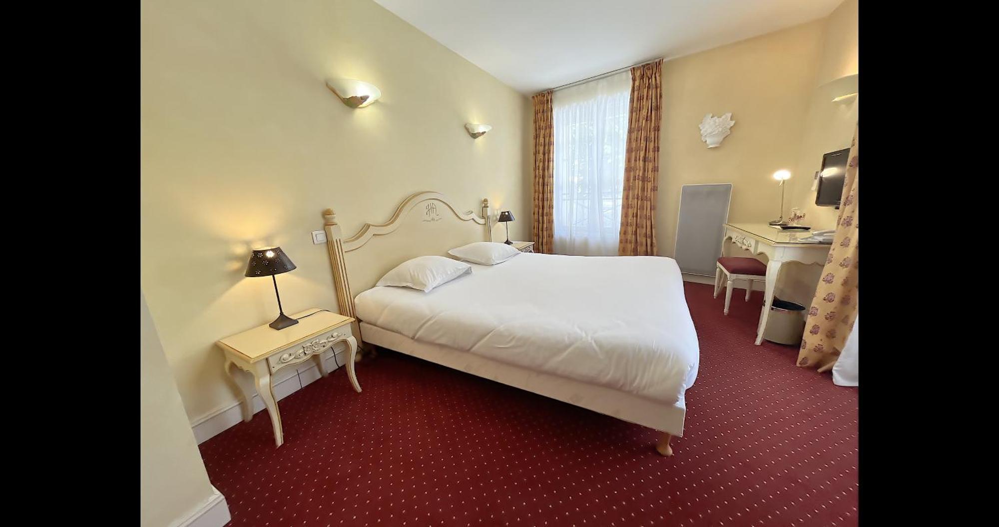 Hotel L'Arena Fréjus Esterno foto