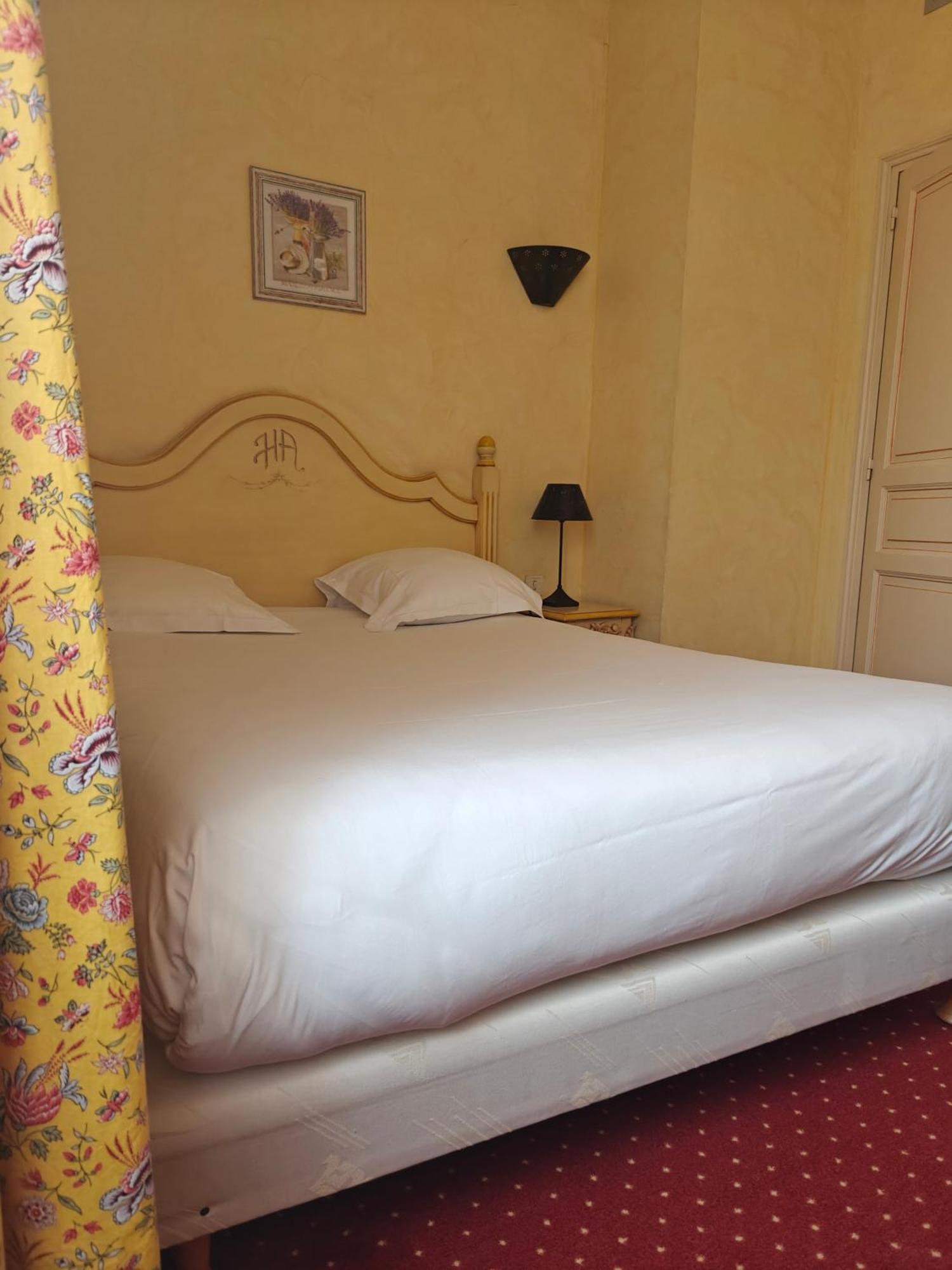 Hotel L'Arena Fréjus Esterno foto