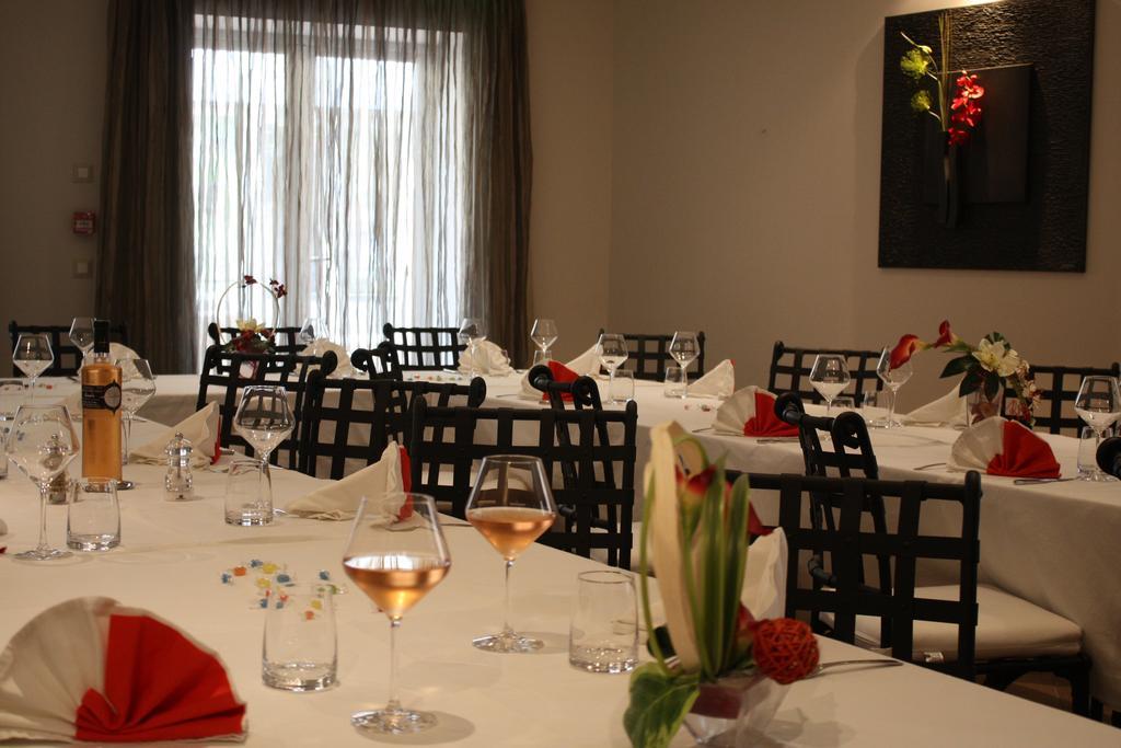 Hotel L'Arena Fréjus Ristorante foto