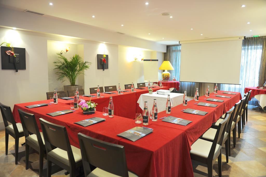 Hotel L'Arena Fréjus Esterno foto
