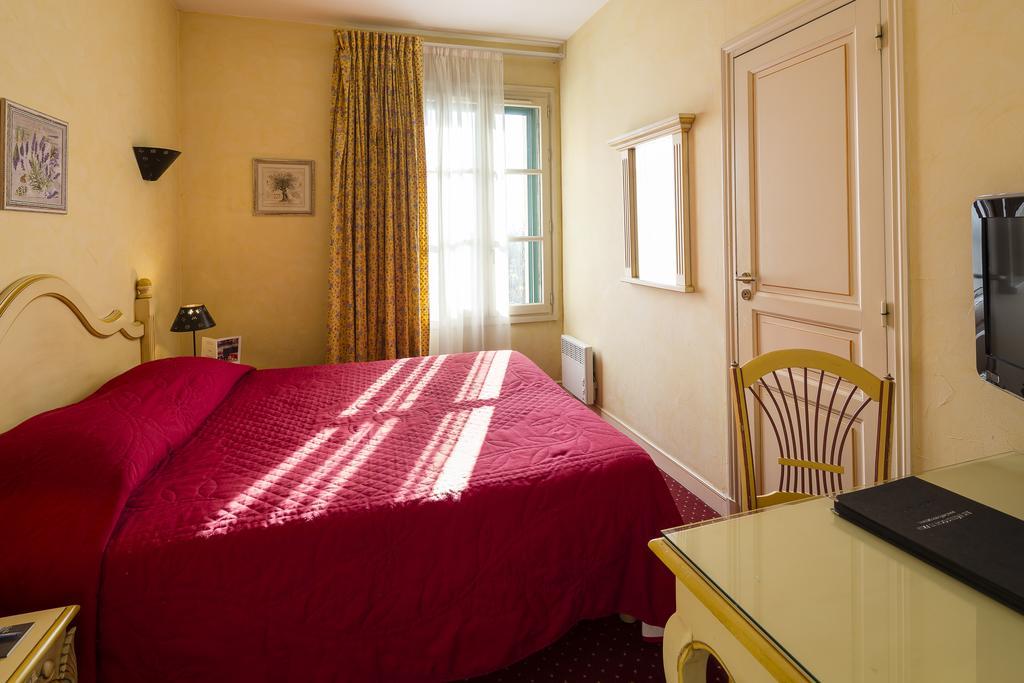 Hotel L'Arena Fréjus Esterno foto