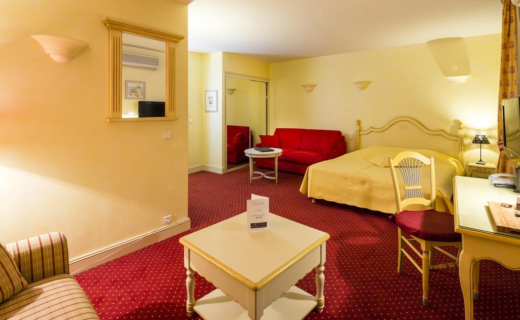 Hotel L'Arena Fréjus Esterno foto