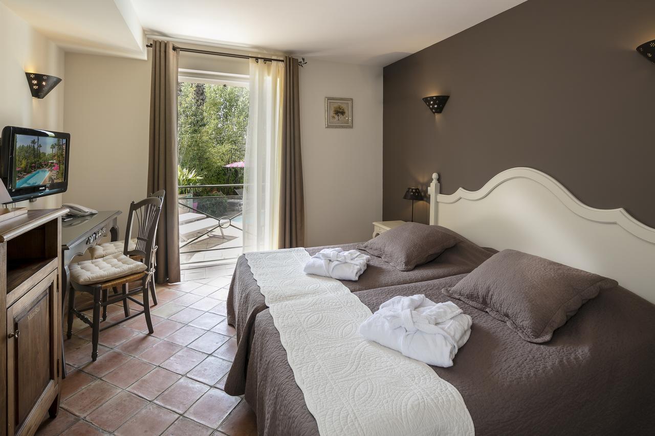 Hotel L'Arena Fréjus Esterno foto